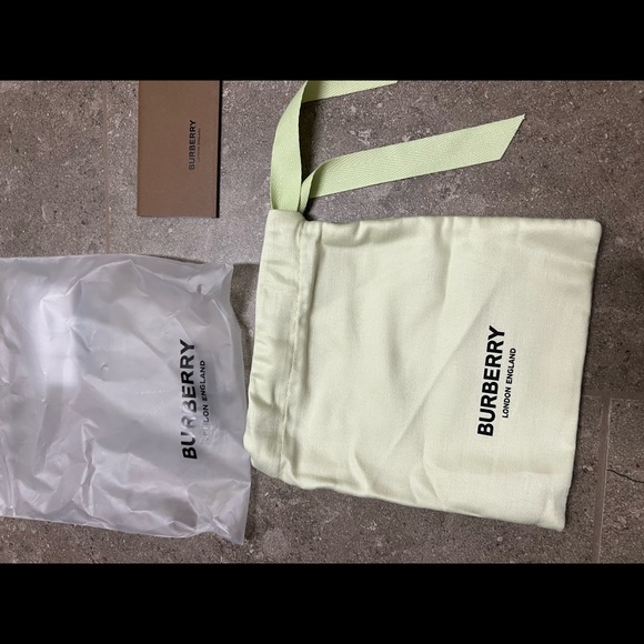 Burberry dust bag for belt - Picture 3 of 3